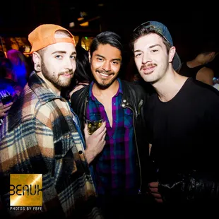 Beaux babes always around.