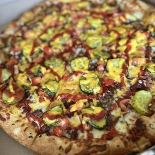Cheeseburger pizza