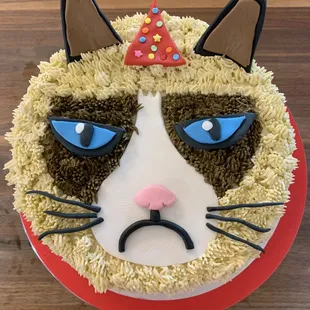 Birthday cake Grumpy Cat