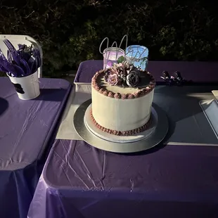 8" round strawberry shortcake