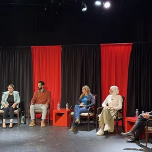 Monday, 28 Oct. 2024 - Beck Book Read event. The book REFUGEE by Alan Gratz was discussed and the experiences of refugees in Cleveland