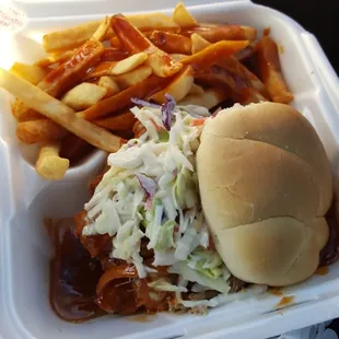 Pulled pork and fries with sauce