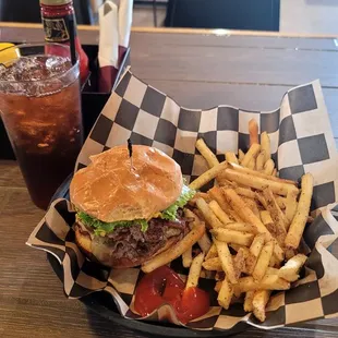 Had Lunch and one of the best tasting Burger I've ever had. Local burger in town. Worth the stop. Thanks Jackie!