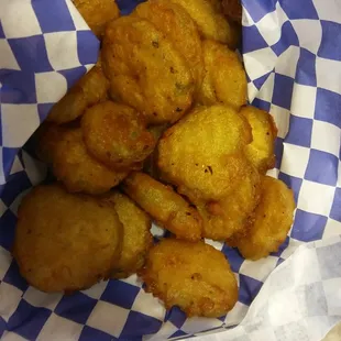 Fried dill pickle chips.