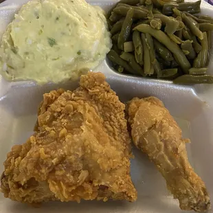 Fried chicken (dark), potato salad and green beans