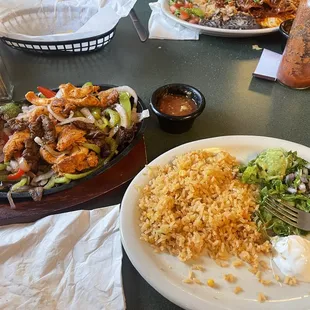Combo fajitas beef and chicken, double rice an fixings this is great stuff. The hot sauce an chips are good also . Yummy!!!