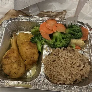 Dry chicken, with Rice &amp; Peas and broccoli