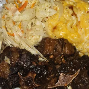 Oxtail meal with two sides