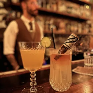 Full Bar, craft drinks, Cocktails, specialty beer and wine