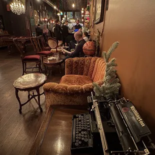 Overview of the bar/lounge