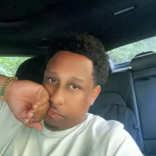 T.j. B.