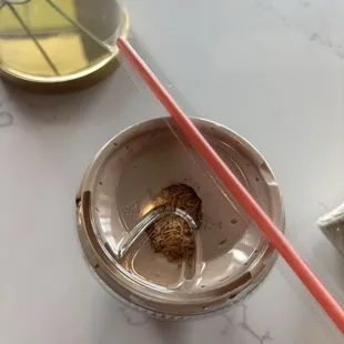 Pistachio latte with chocolate rim