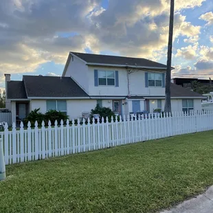 This is the front of the quad units and is so great if you have dogs with it being fenced in.