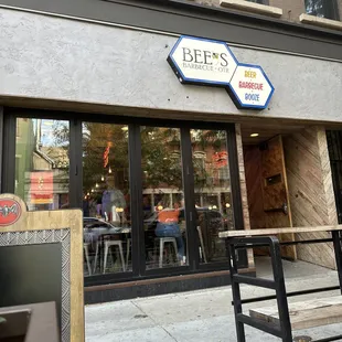 the outside of the restaurant