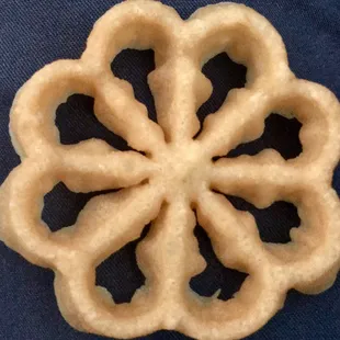 Chinese Pretzels (1 bag) - $5. Looks almost like the Yelp logo. ;)