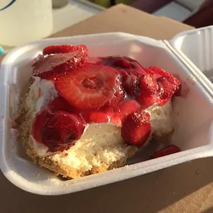 Strawberry cheesecake - amazing crust!