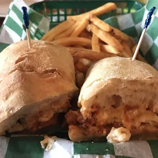 BBQ pulled port with Mac n cheese on it