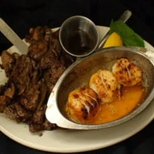 food, chicken wings and fried chicken