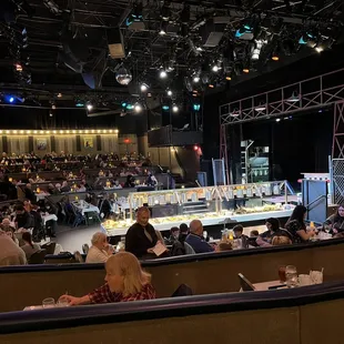 a large crowd of people