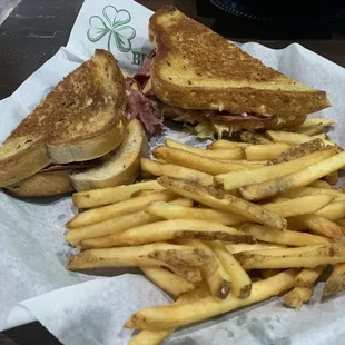 Great Ruben sandwich.