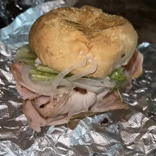 Pit Turkey Sandwich w/onions