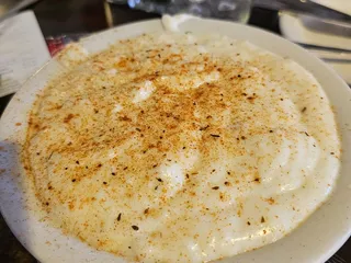 Romanos Bar & Grill