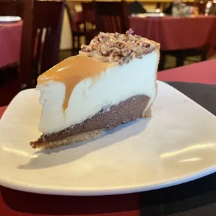 Chocolate-caramel cheesecake