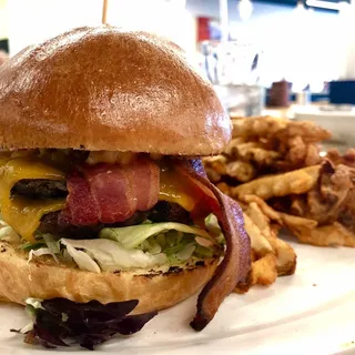 Bun Papa Classic W/ fries