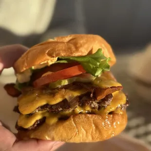 1/2 lb Beep's Burger w/ Bacon