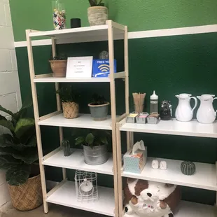 Cute items and free WiFi 05/23/22