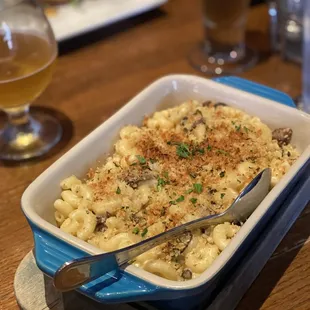 Build Your Own Mac &amp; Cheese add shiitake mushrooms