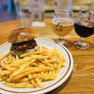 Bamboo Tiger Sando with Fries - Kulolo &amp; Nicely Naughty Beers in da back!