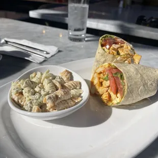 Buffalo chicken wrap w/pasta salad