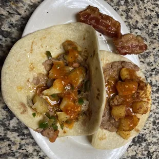 Tacos de papas a la Mexicana and papas y chorizo