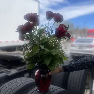 Dozen deluxe roses