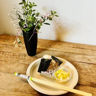 Onigiri (salmon mayo)