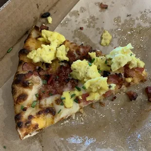 Breakfast pizza