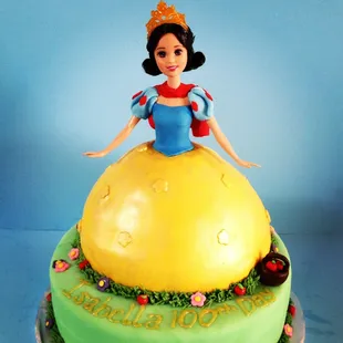 Snow White cake