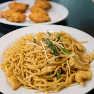 Chicken Chow Mein (Wings in back)