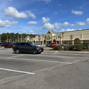 Located in Publix Shopping Center - June 25, 2022