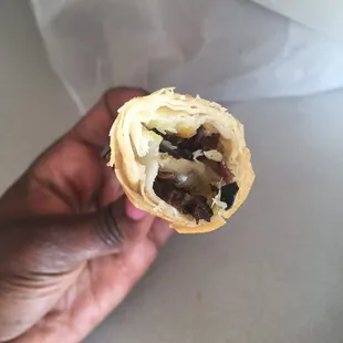 Spring Roll (don&apos;t think it&apos;s vegetarian )