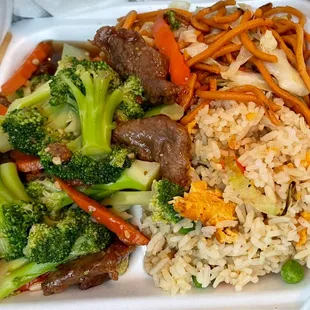 Broccoli beef with half n half rice n noodles