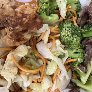 Noodles, beef broccoli &amp; salt pepper chicken