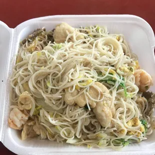 Shrimp Fried Mei Fun - Yumm!