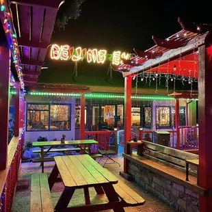 the outside of the restaurant