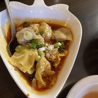 CS1.Spicy Wontons in Chili Oil ()