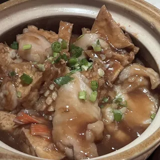 SF8.Claypot Tofu W. Seafood ()