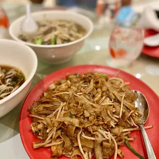 chicken chow fun ($19)