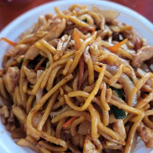 Chicken lo mein