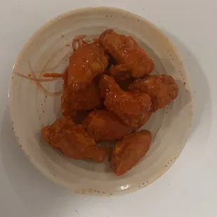 Buffalo wings (8)